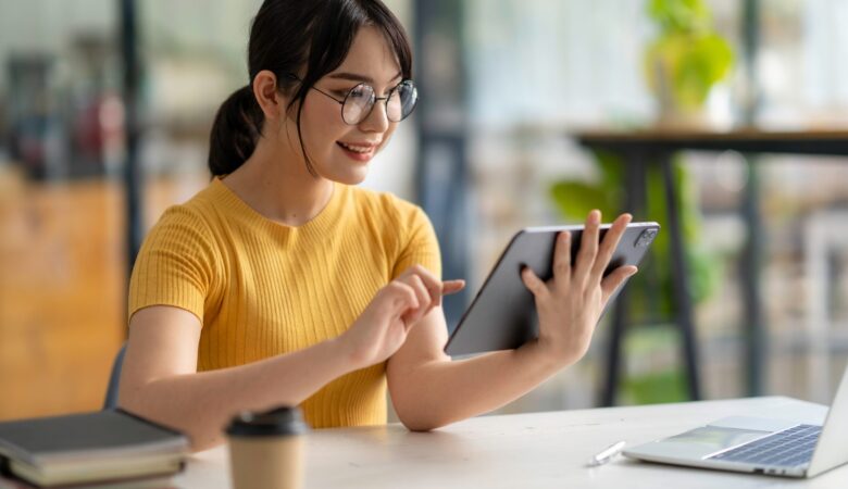تفاوت بین پروژه ساعتی و Fixed Price در Freelancer.com چیست؟