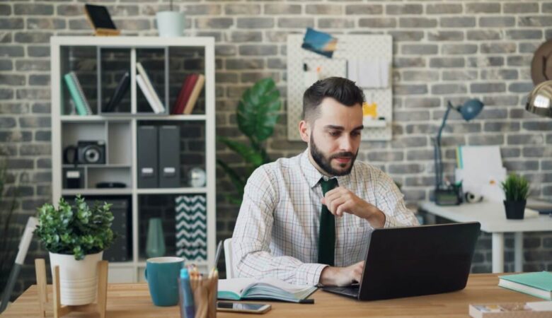 آیا وایز برای کسب‌وکارهای فریلنسری مناسب است؟ بررسی کاربردها